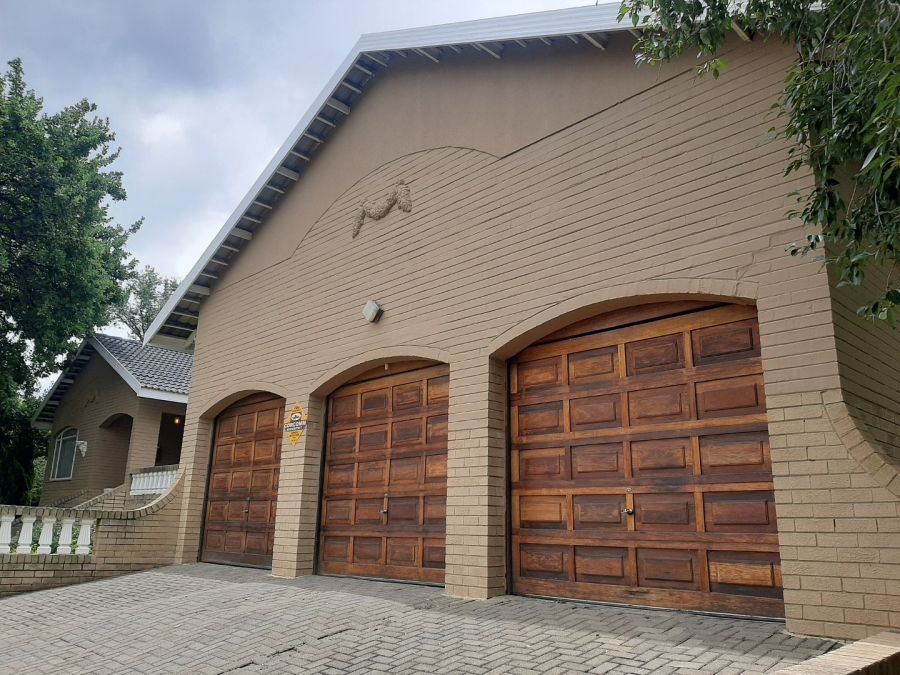 5 Bedroom Property for Sale in Jordania Free State